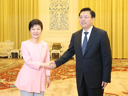 6月28日，全国人大常委会委员长张德江在北京人民大会堂会见韩国总统朴槿惠。新华社记者 姚大伟 摄