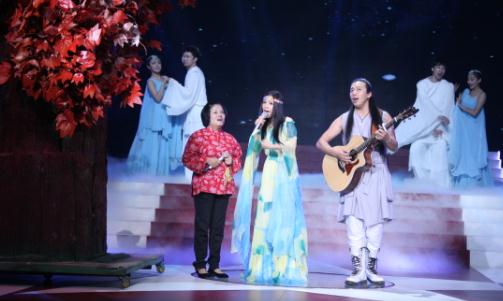 <em>星光大道</em>上演<em>山楂</em>树之恋明星助阵淳朴<em>山楂妹</em>