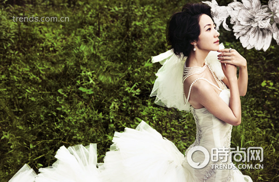 <em>转身</em>蜕变美丽<em>女王</em>明星婚礼珠宝梦_时尚台_央