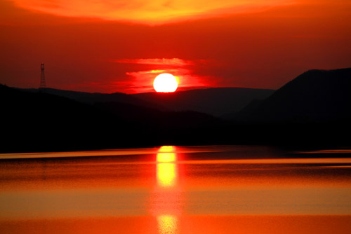 卧牛湖畔童话般的夕阳