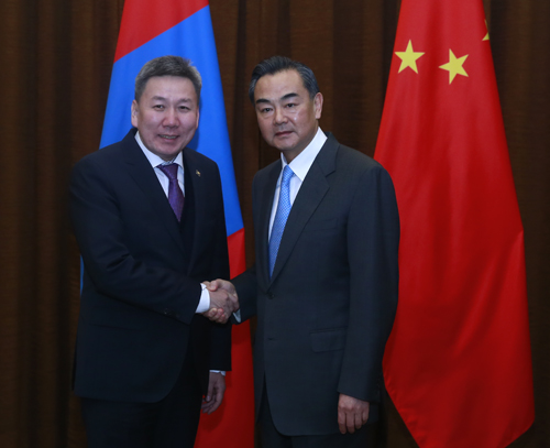 王毅同蒙古国外长包勒德举行会谈_新闻频道_