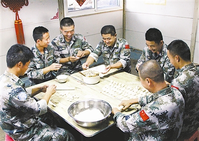 中国军人海外大拜年_党建_共产党员网