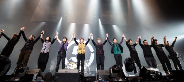 五月天欧洲巡演开启 伦敦首站打英文字幕_综艺