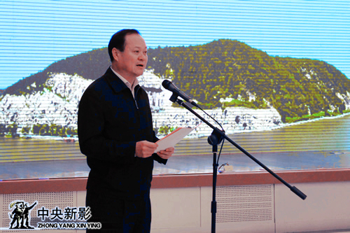 中共洛阳市委常委、宣传部长杨炳旭主持首映式