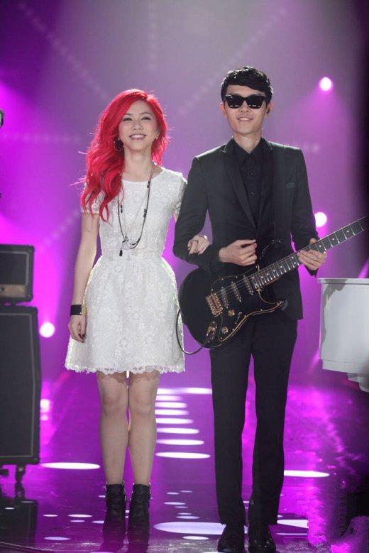 方大同发片在即忙不停 帮帮唱助阵邓紫棋获亚