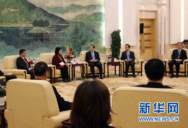 　　4月16日，中共中央政治局常委、全国政协主席俞正声在北京会见出席“2014海峡两岸工会论坛”的台湾工会界主要代表。新华社记者 刘卫兵 摄