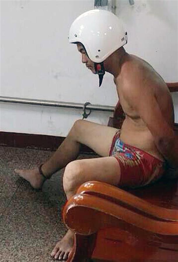 台湾<em>内裤男</em>高喊要自杀 夺摩托警车公路狂飙_新