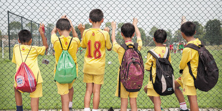 校园足球为何越踢人越少_台海网络广播电视台