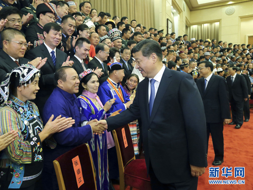 9月28日至29日，中央民族工作会议暨国务院第六次全国民族团结进步表彰大会在北京举行。这是习近平等在会前会见受表彰的模范集体和模范个人代表。新华社记者 兰红光 摄