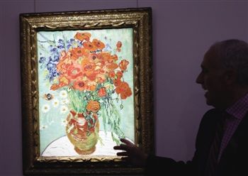 梵高的油彩布本静物画杰作 静物 插满雏菊和罂粟花的花瓶高清图片