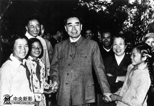 《情归周恩来》剧照