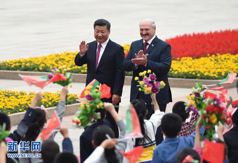 9月29日，国家主席习近平在北京人民大会堂同白俄罗斯总统卢卡申科举行会谈。这是会谈前，习近平在人民大会堂东门外广场为卢卡申科举行欢迎仪式。