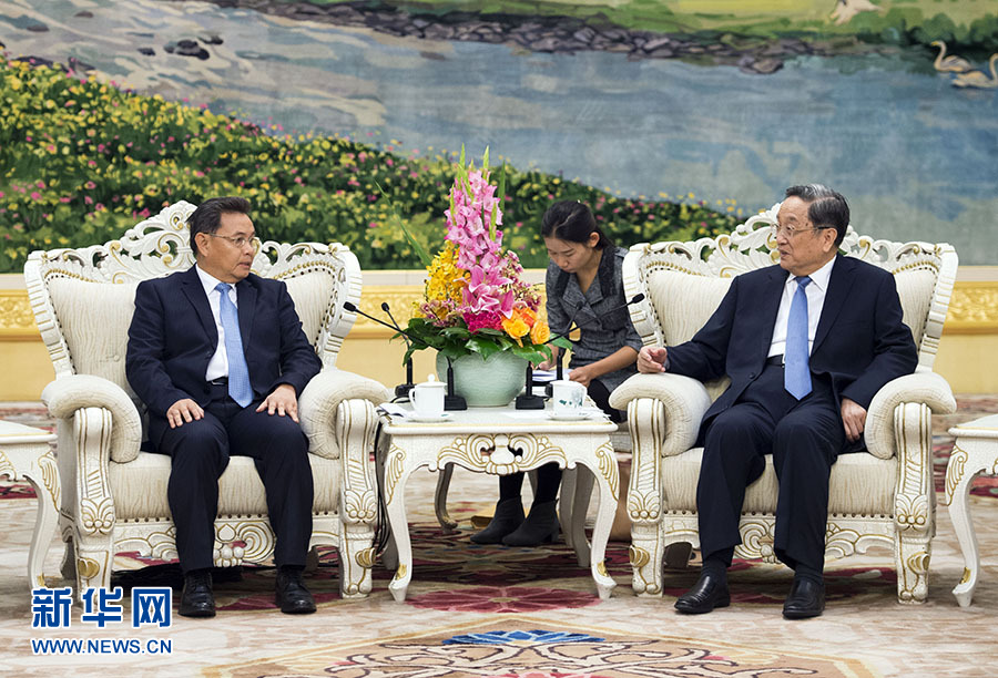 　　10月12日，中共中央政治局常委、全国政协主席俞正声在北京会见老挝人革党中央政治局委员、建国阵线中央主席赛颂蓬·丰威汉率领的老挝人革党代表团。