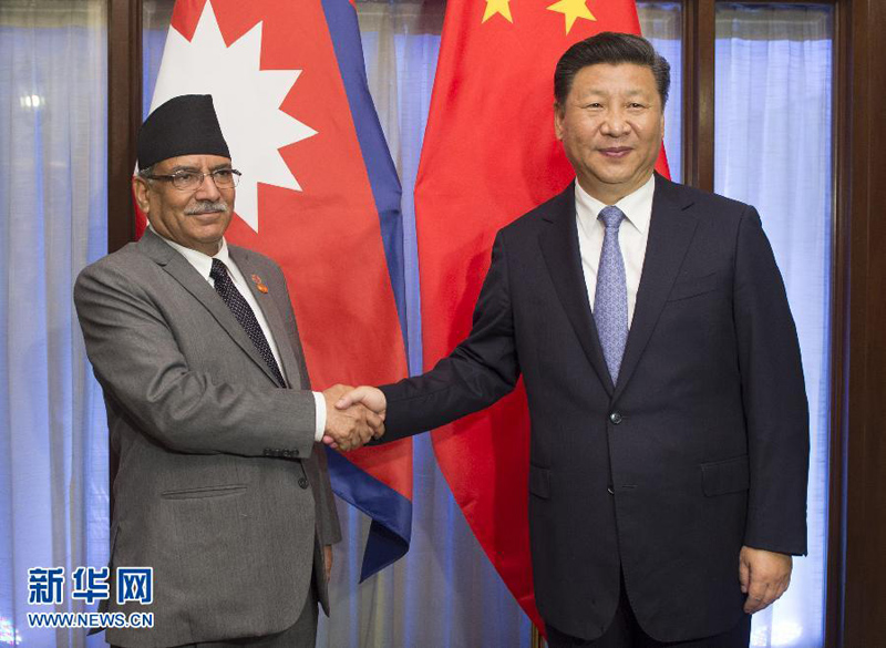 10月15日，国家主席习近平在印度果阿会见尼泊尔总理普拉昌达。