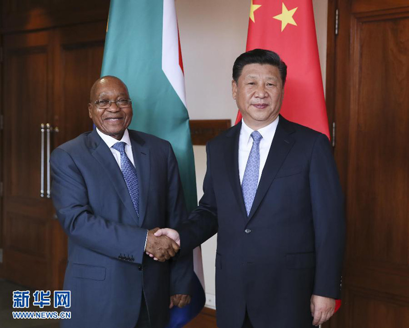 10月15日，国家主席习近平在印度果阿会见南非总统祖马。