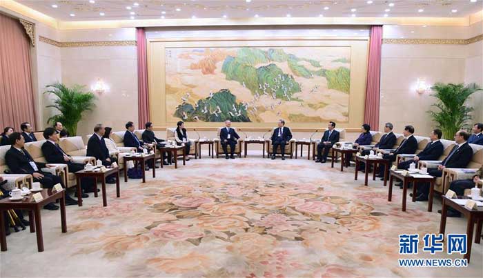 11月23日，中共中央政治局常委、全国政协主席俞正声在北京会见饶颖奇率领的台湾民意代表交流参访团一行。