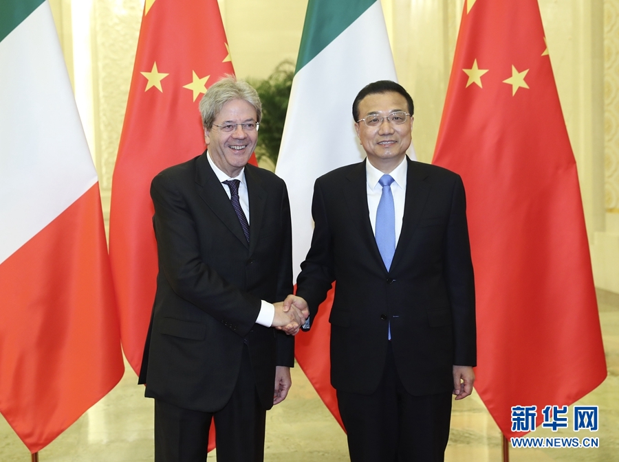 5月16日，国务院总理李克强在北京人民大会堂会见来华出席“一带一路”国际合作高峰论坛的意大利总理真蒂洛尼。