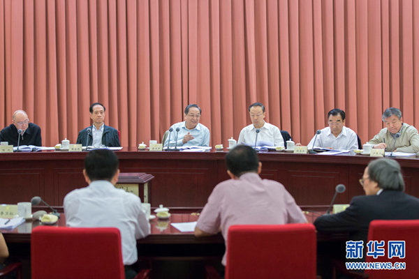 6月22日，全国政协在北京召开第69次双周协商座谈会，围绕“改进校园餐食管理”建言献策。全国政协主席俞正声主持会议并讲话。