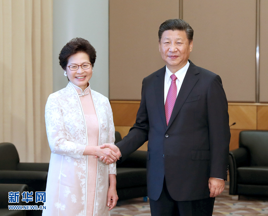 7月1日上午，国家主席习近平在香港会见刚刚就职的香港特别行政区行政长官林郑月娥。 