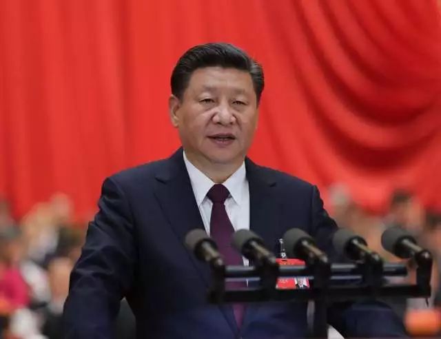 2017年10月18日，中国共产党第十九次全国代表大会在北京人民大会堂开幕。习近平代表第十八届中央委员会向大会作报告。