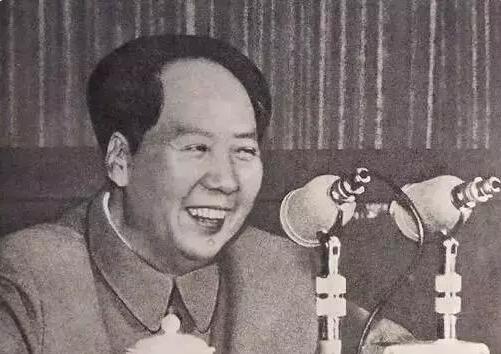 1958年，毛主席八大二次会议上。