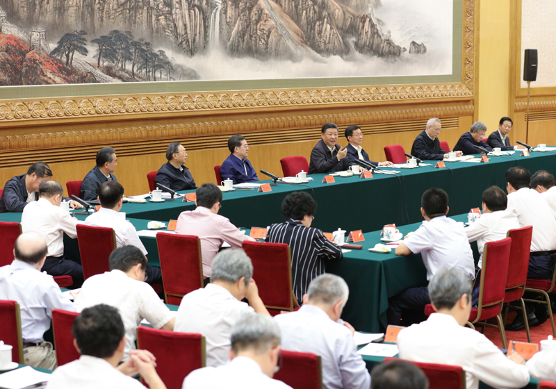 　　8月27日，中共中央总书记、国家主席、中央军委主席习近平在北京人民大会堂出席推进“一带一路”建设工作5周年座谈会并发表重要讲话。新华社记者 黄敬文 摄