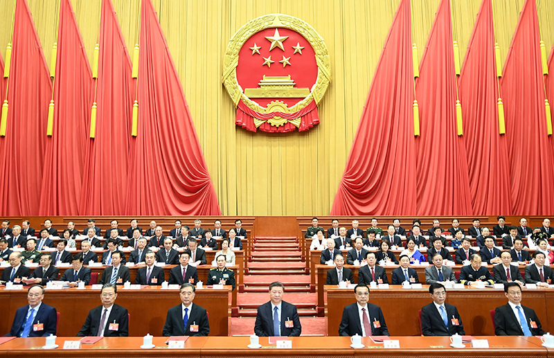   3月15日，第十三届全国人民代表大会第二次会议在北京人民大会堂闭幕。习近平等党和国家领导人在主席台就座。