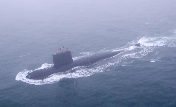 4月23日，庆祝中国人民解放军海军成立70周年海上阅兵活动在青岛附近海空域举行。这是中国某新型常规潜艇。