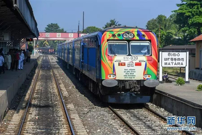 由中国企业承建的斯里兰卡南部铁路延长线一期项目4月8日正式通车。新华社记者 郭磊 摄