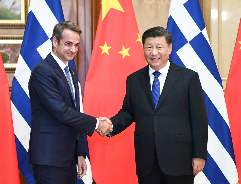 11月4日，国家主席习近平在上海会见希腊总理米佐塔基斯。新华社记者 谢环驰 摄