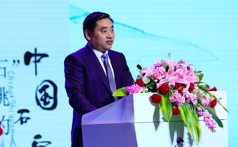 陕西省石泉县常务副县长王仁康 李文亮 摄
