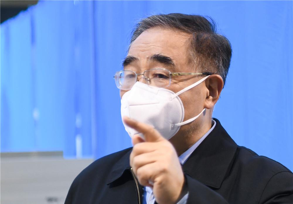 『轻症患者』全民阻击|“治疗轻症患者中西医结合很有效，不鼓励人人吃药来预防”——专访中国工程院院士、天津中医药大学校长张伯礼