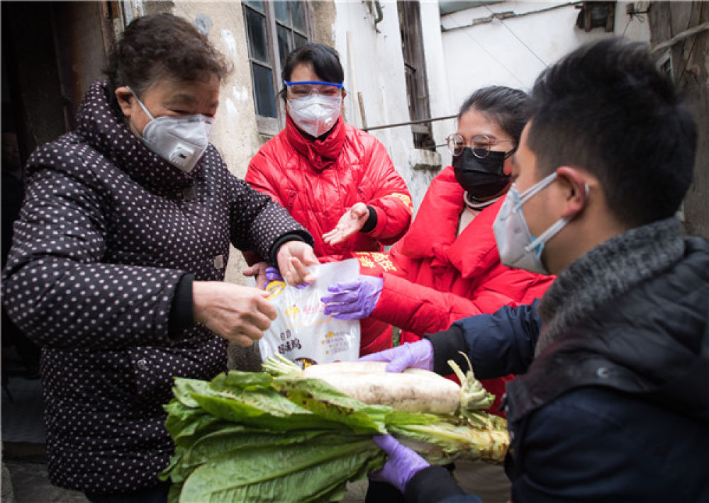 「守望相助」守望相助，坚忍不拔——致敬武汉战“疫”中千千万万个平凡英雄