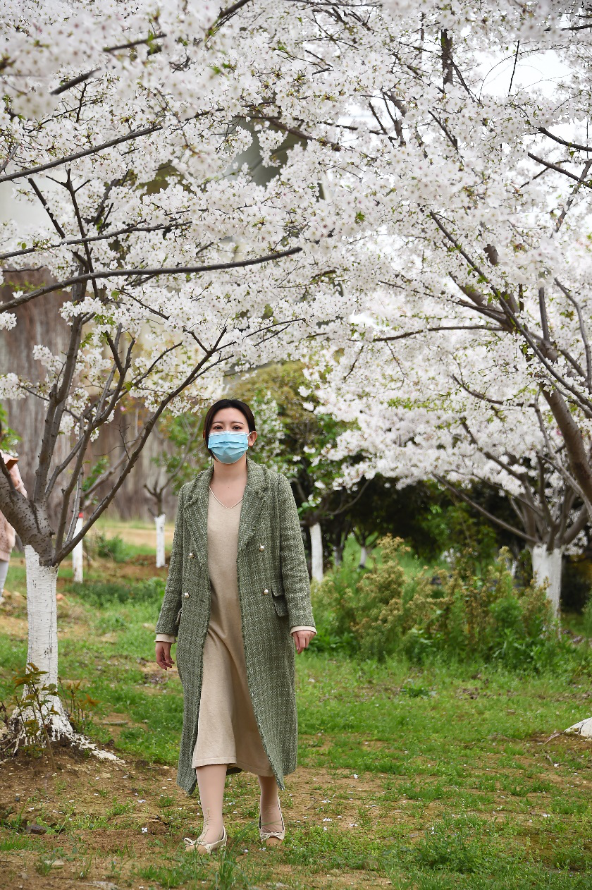 [段梦杰]春风十里，不如你的笑意