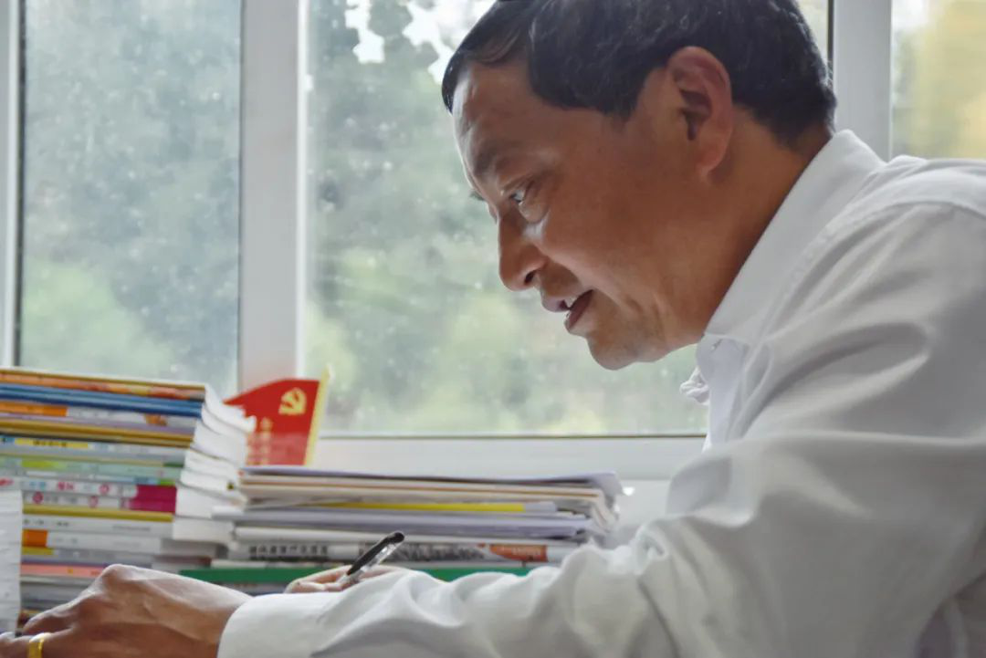 『解封』【8点见】多国考虑“解封”措施 世卫警告：最糟糕时刻尚未到来