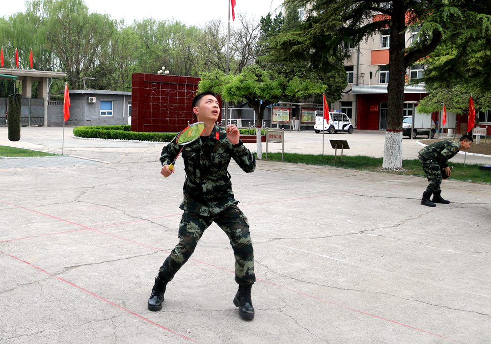 战士：宅在营区太久闷得慌？不应该！钢铁战士也要过上七彩生活