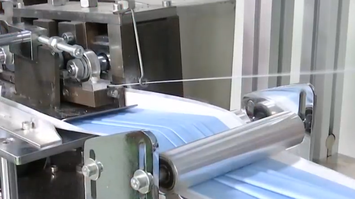 [人民币贷款]中国银保监会：一季度人民币贷款同比增加1.3万亿元