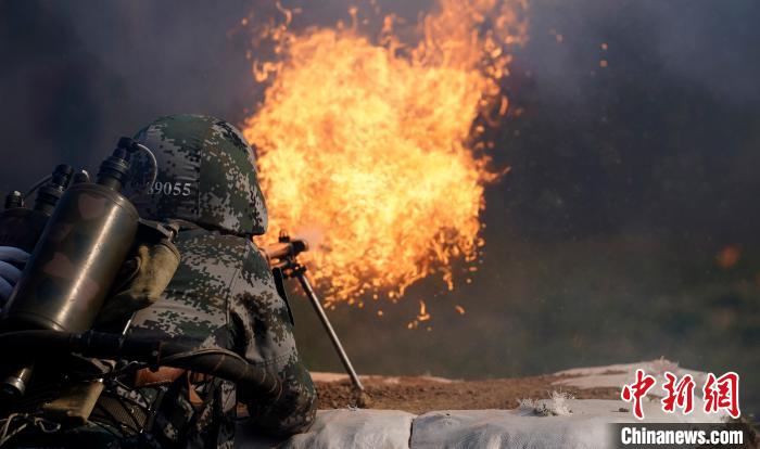 【喷火】陆军第71集团军某合成旅组织实战化喷火训练