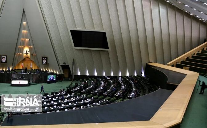 国家突然，这个国家宣布变更货币！1万旧币换1新币