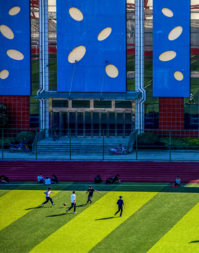香饽饽骗局翻新 大学生成卡贩眼中“香饽饽”