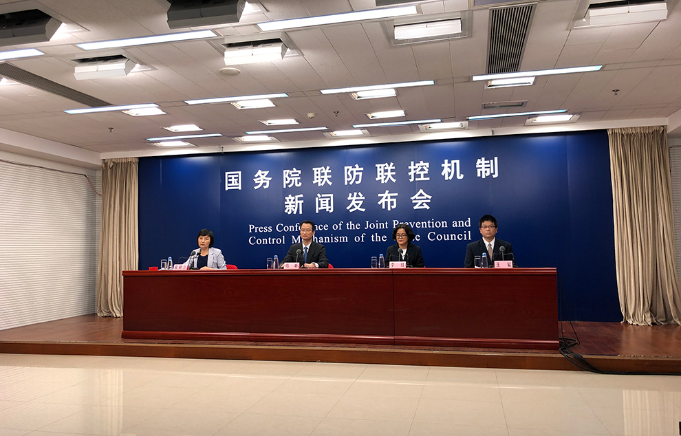 方舱医院方舱医院的年轻护士展现出勇气、仁爱和求知精神