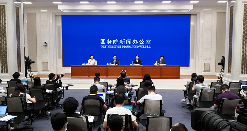 国新办就水旱灾害防御有关情况举行发布会。央视网记者 刘亮/摄