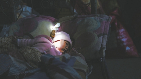 悬崖村悬崖村”90后媳妇：努力供孩子们上大学 让他们自由自在恋爱