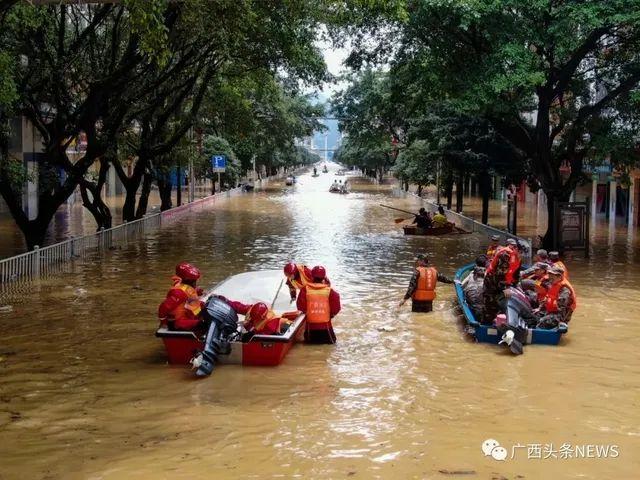 娘子军|在广西抢险抗洪第一线，她们是乘风破浪的“娘子军”