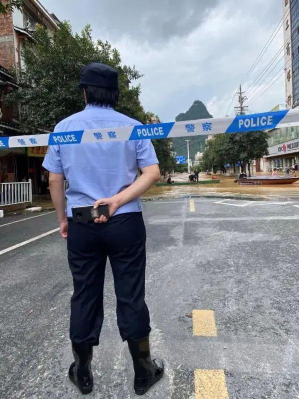 娘子军|在广西抢险抗洪第一线，她们是乘风破浪的“娘子军”