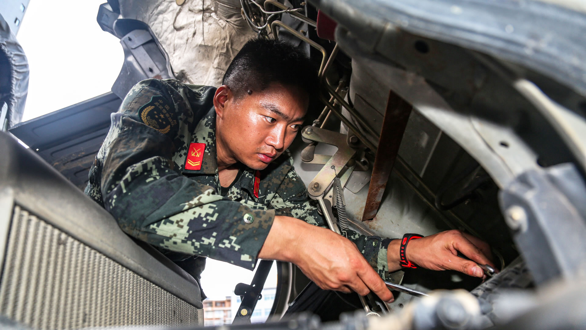 入伍|入伍11年 他把汽车修理这件事干的炉火纯青