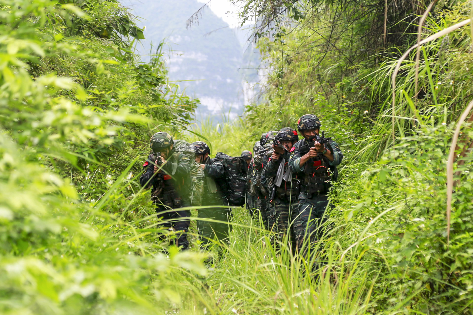 战斗|战斗打响｜直击武警河池支队“魔鬼周”极限训练场