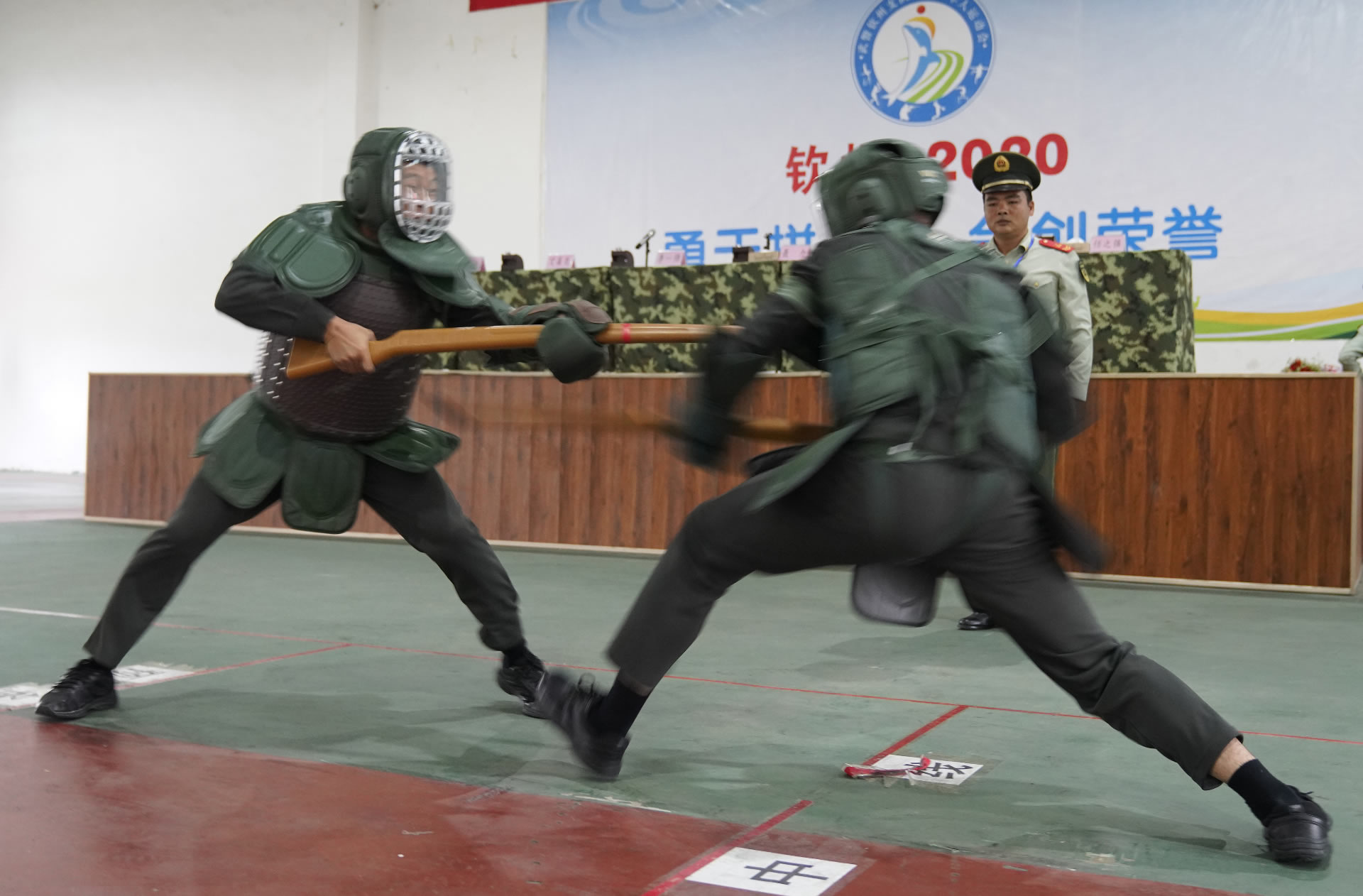 武警|武警广西总队钦州支队：百名训练尖子角逐训练场