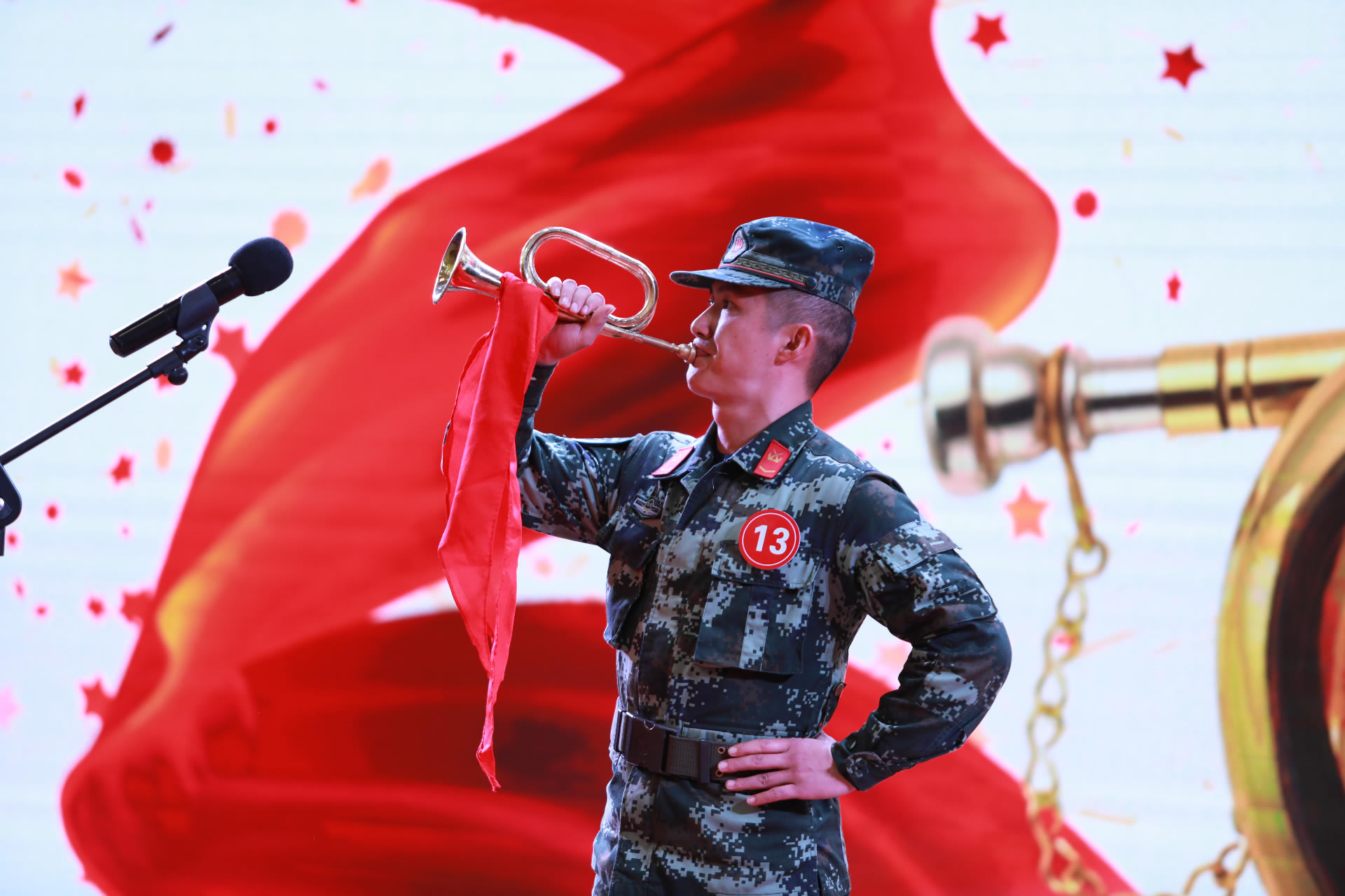 党政红军雕像喇叭冲锋号素材免费下载 - 觅知网
