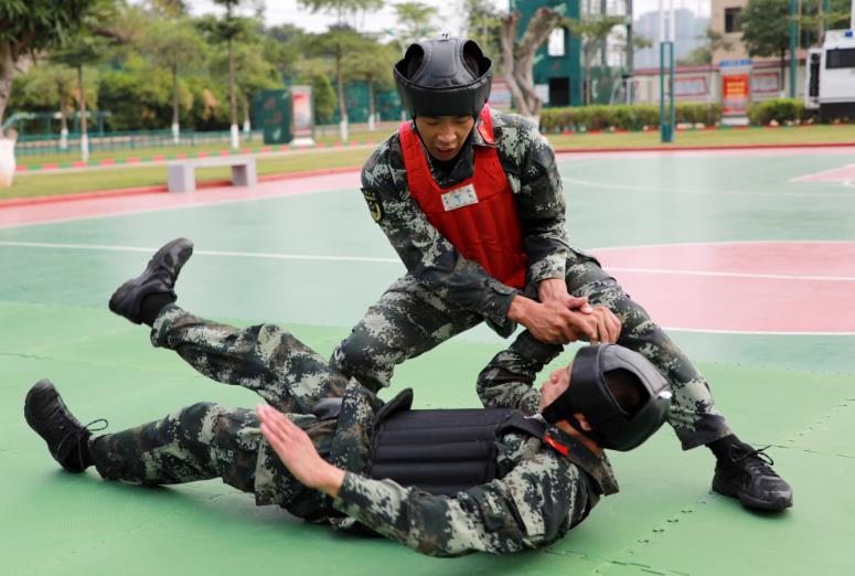 直击现场|直击现场，梧州武警“五大技术”比武激战正酣